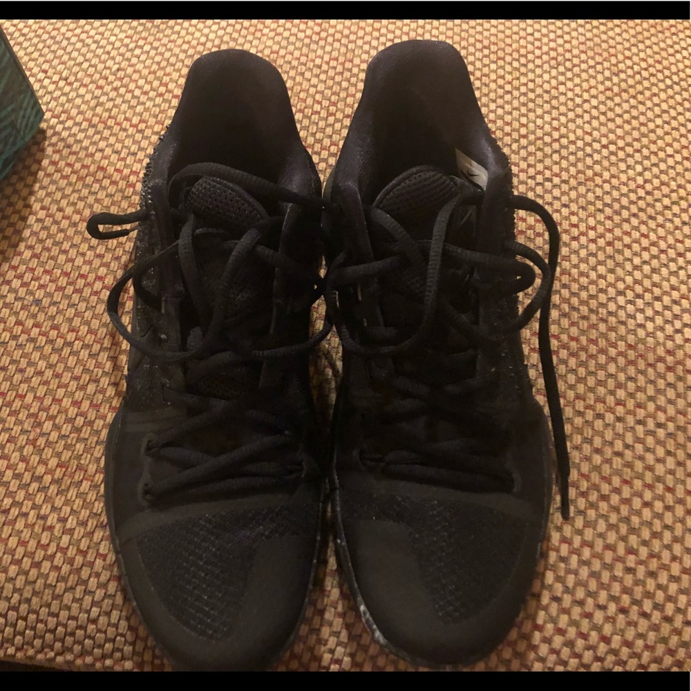 Kyrie 3 Black
